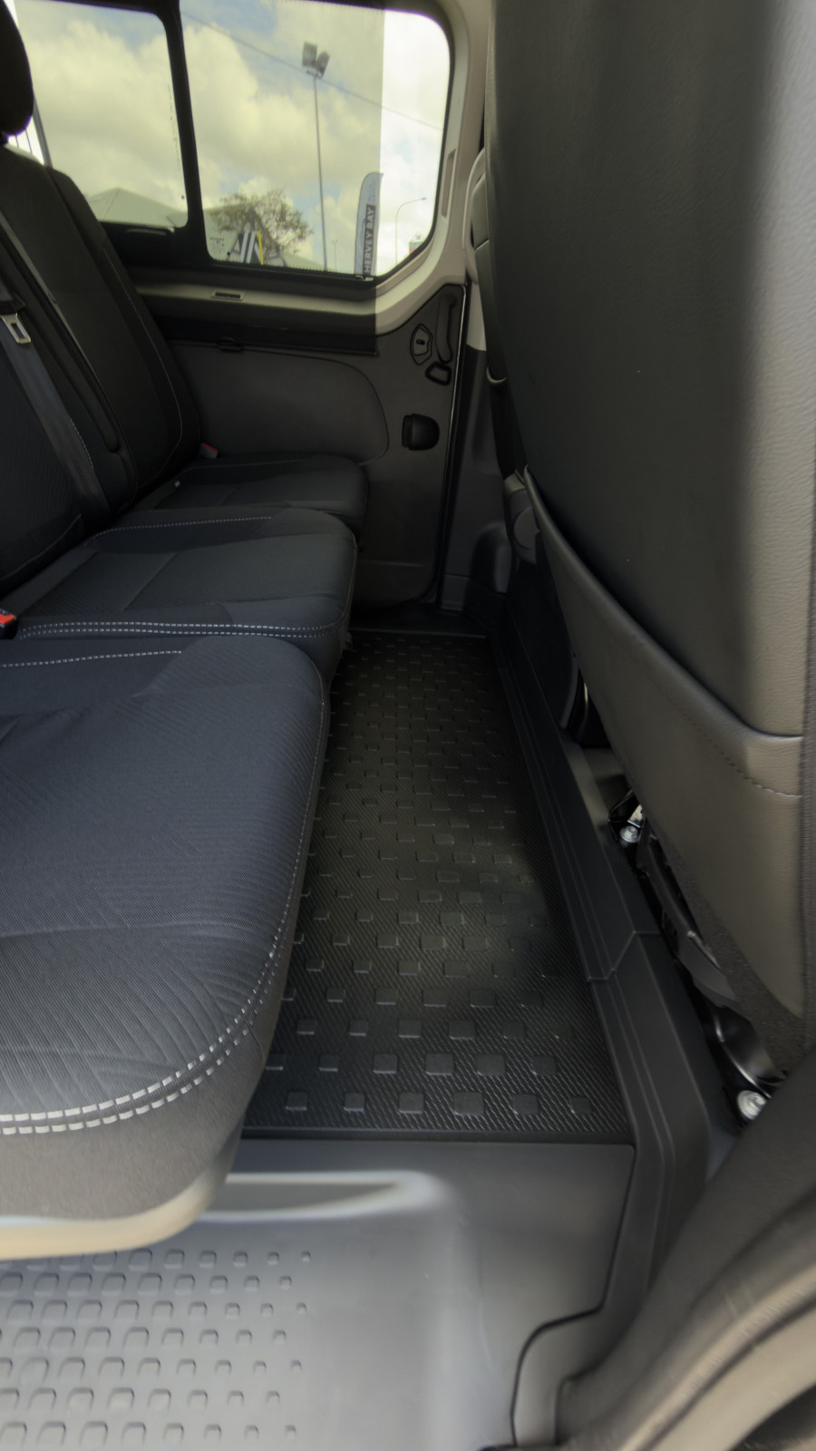 2025 Renault Trafic X82 Crew Lifestyle Van Image 12