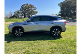 2024 MY24.5 MG HS AS33 Essence SUV