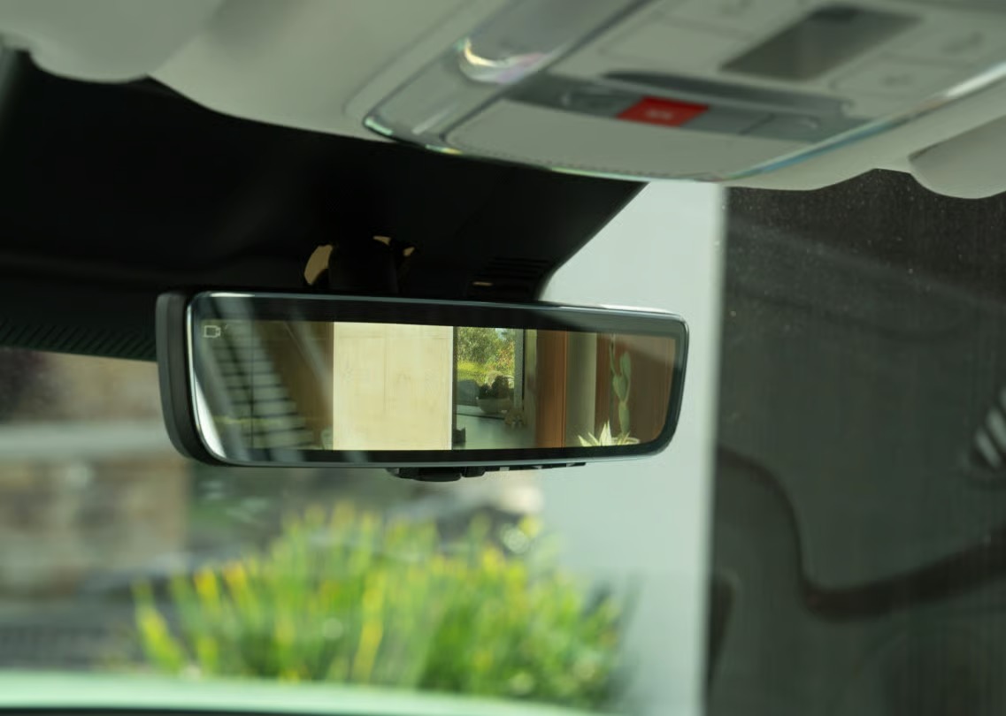 Digital Centre Mirror (DCM) Image
