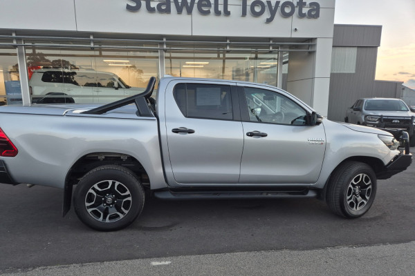 2024 Toyota HiLux GUN126R SR5 48V Ute Image 16