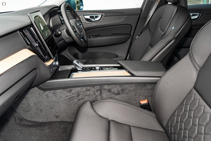 2026 Volvo XC60 UZ Plus B5 Bright SUV Image 9