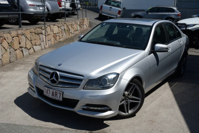 2012 Mercedes-Benz C-class W204 MY12 C200 BlueEFFICIENCY Sedan Image 2