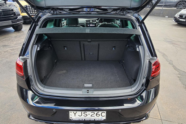 2020 Volkswagen Golf 7.5 R Hatch Image 9