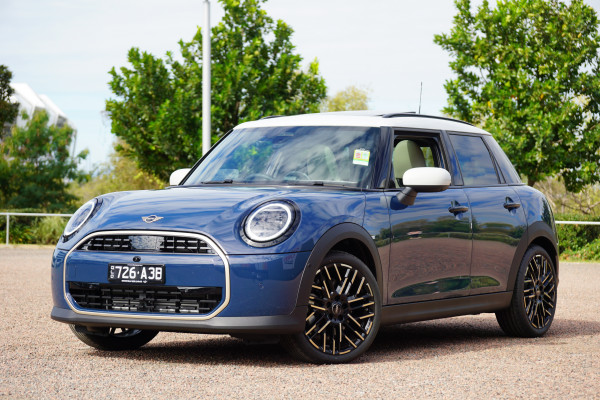 2024 MINI Cooper F65 C Favoured SUV