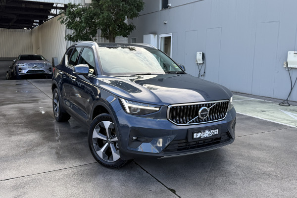 2026 Volvo XC40 XZ Ultra B4 Bright SUV