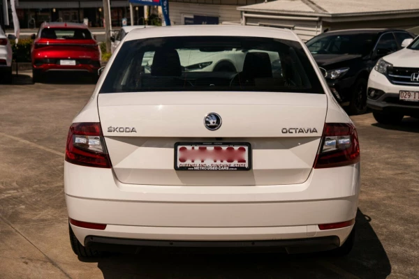 2019 Skoda Octavia NE Sport 110TSI Sedan Image 3