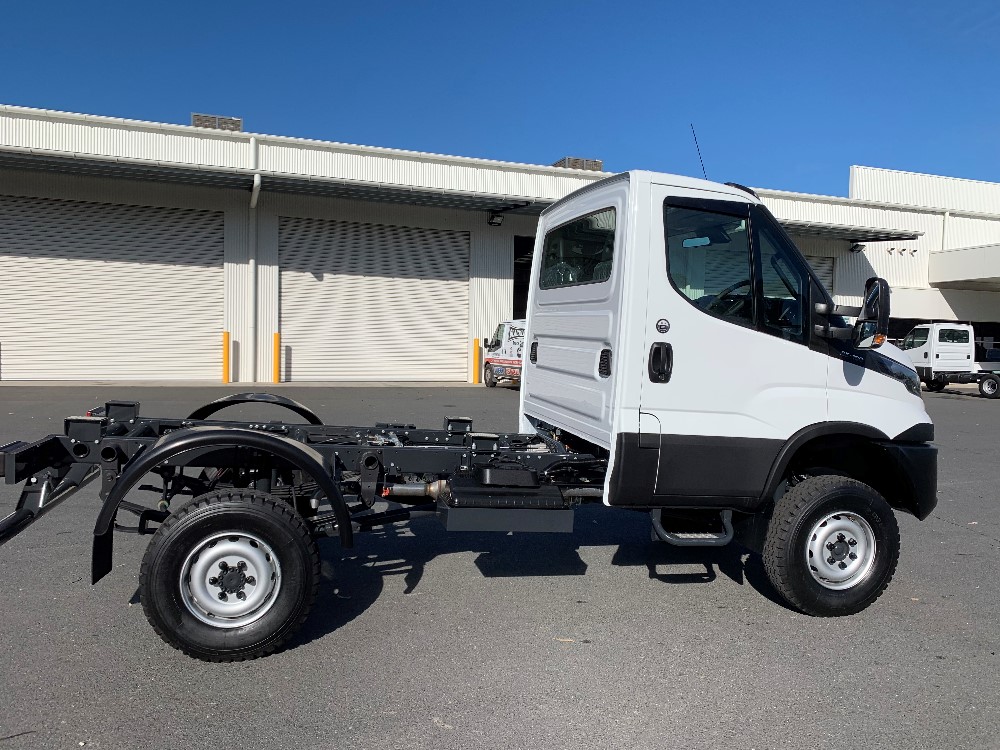2020 Iveco Daily 55S17W Cab Chassis Image 9