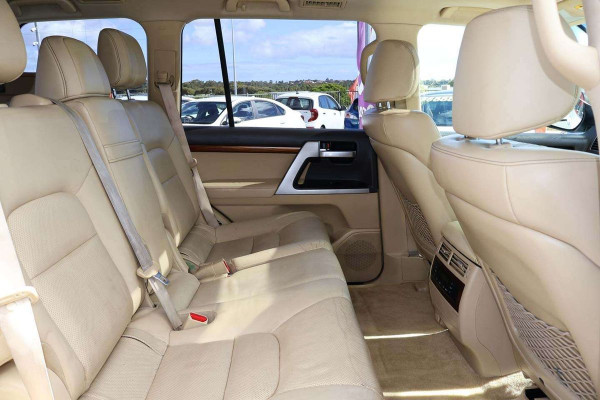2016 Toyota LandCruiser VDJ200R VX SUV Image 12