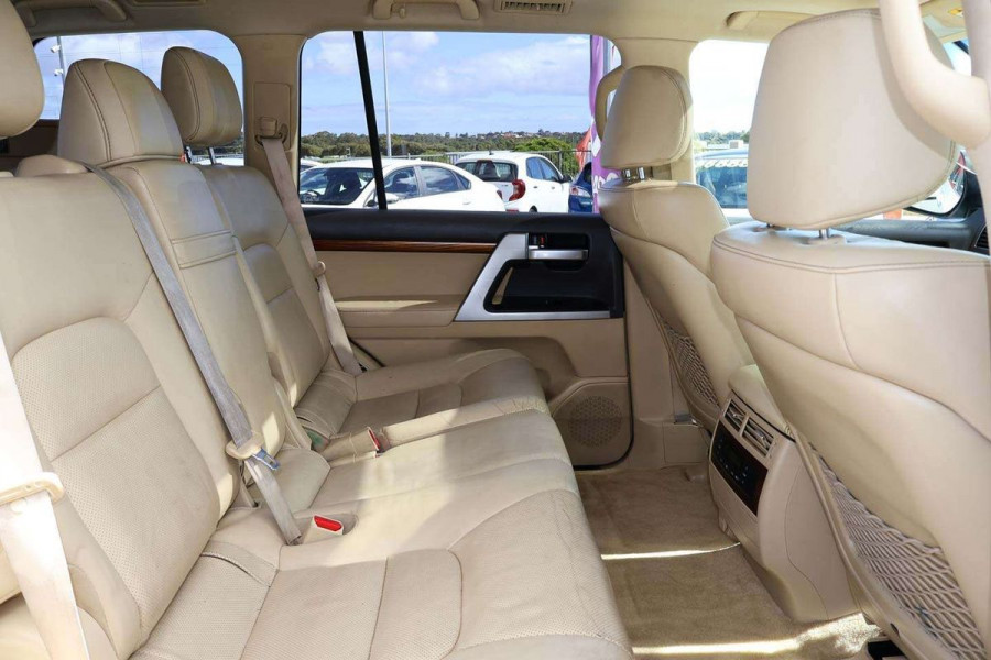 2016 Toyota LandCruiser VDJ200R VX SUV Image 12