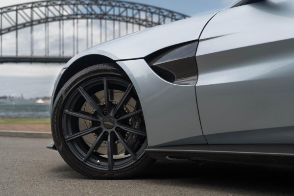 2019 Aston Martin Vantage Coupe Image 6