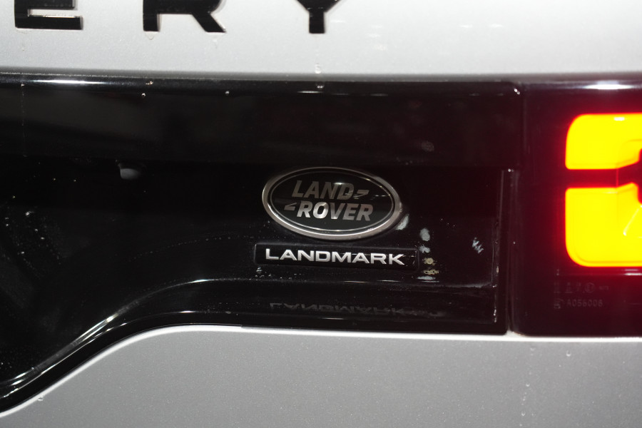 2020 Land Rover Discovery Series 5 SDV6 Landmark SUV Image 9
