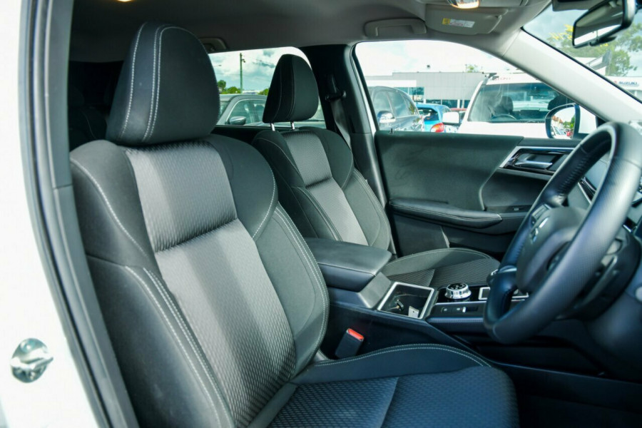 2024 Mitsubishi Outlander ZM LS SUV Image 19