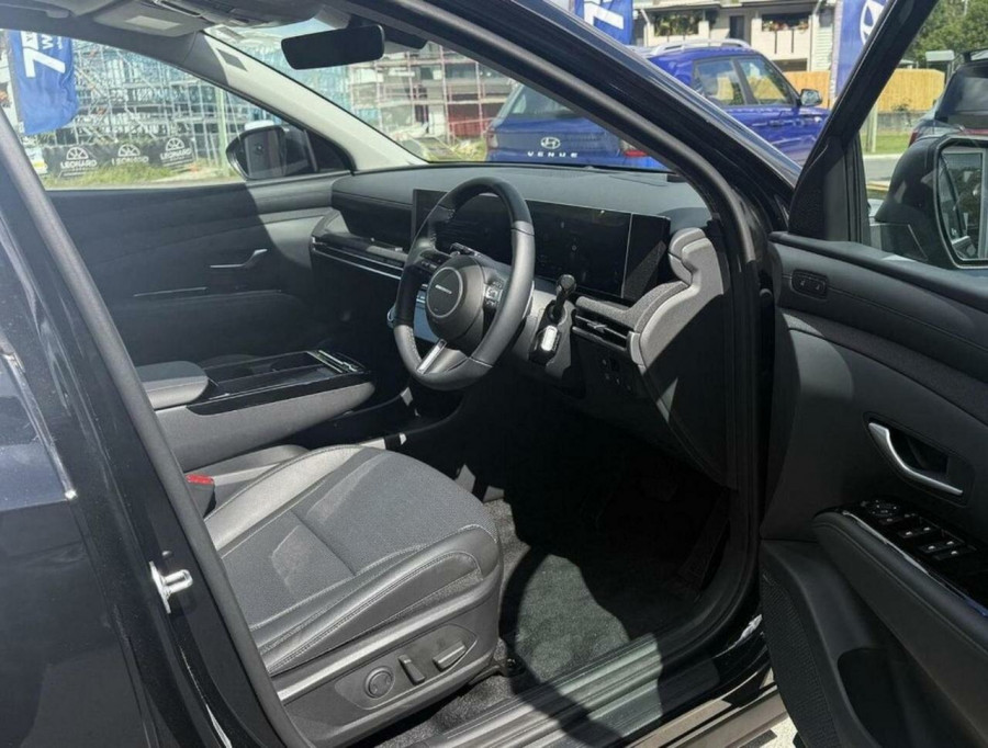 2026 Hyundai Tucson NX4.V4 Hybrid Premium SUV Image 6