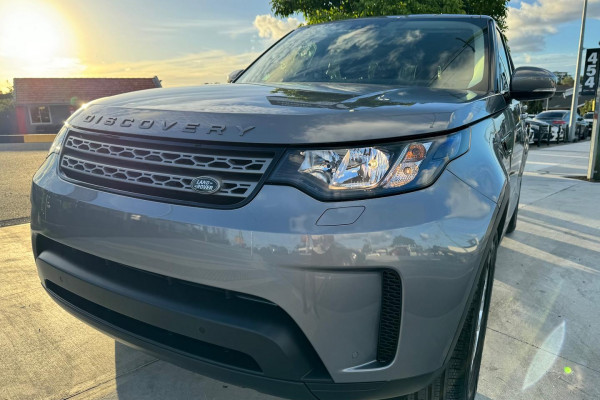 2020 Land Rover Discovery Series 5 SD4 S SUV Image 2
