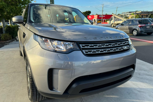 2020 Land Rover Discovery Series 5 SD4 S SUV Image 4