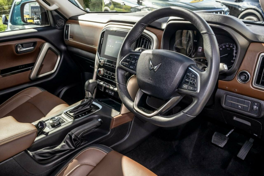 2023 Mahindra Scorpio  Z8L SUV Image 6