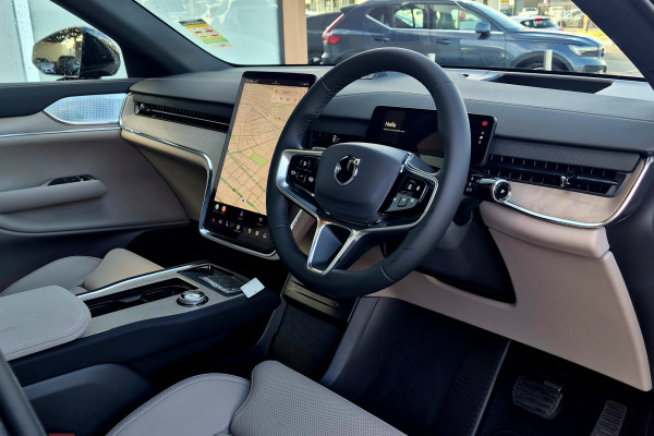 2025 Volvo EX90  Plus Twin Motor SUV Image 8