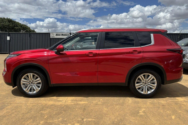2024 Mitsubishi Outlander ZM LS SUV