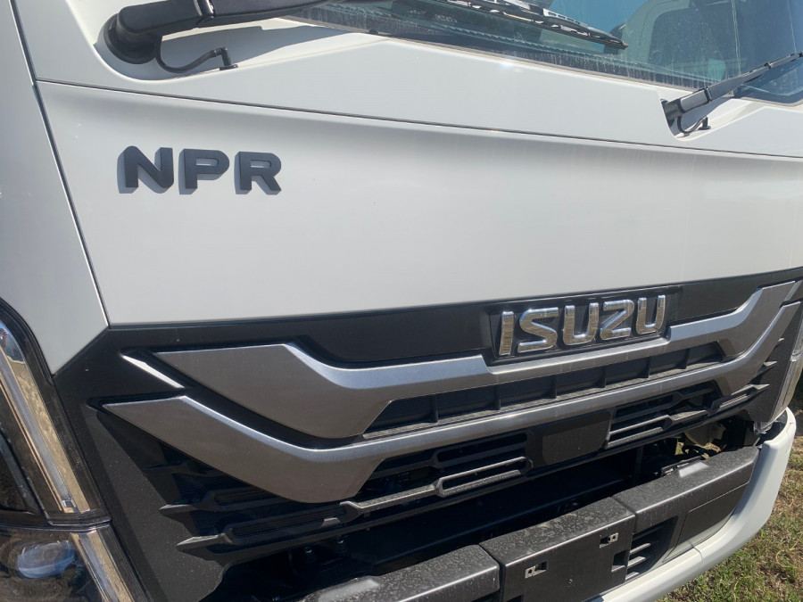 2026 Isuzu NPR Cab Chassis Image 6