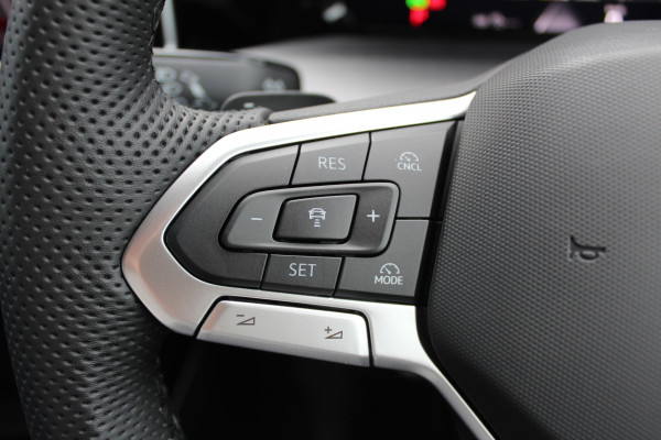 2025 Volkswagen Golf 8.5 110TSI R-Line Hatch Image 16