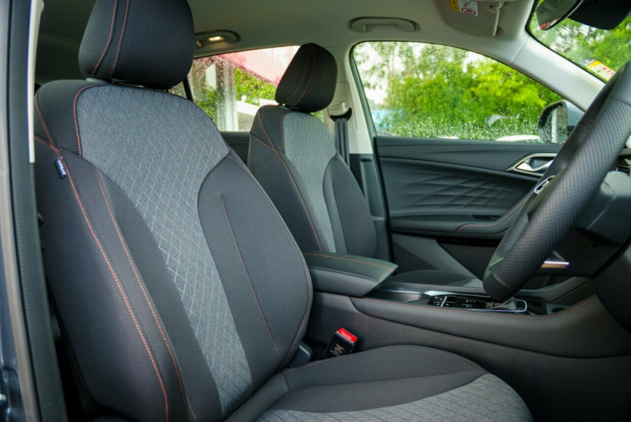 2024 MY24.5 MG HS AS33 Vibe SUV Image 18