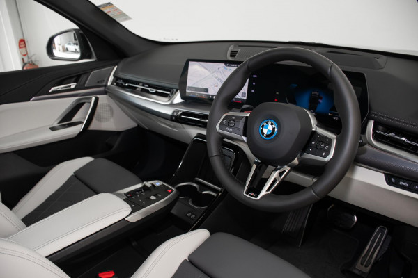 2026 BMW iX1 U11 xDrive30 M Sport SUV image 6