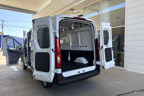 2026 MY24 LDV Deliver 9  Mid Roof LWB Van Image 10
