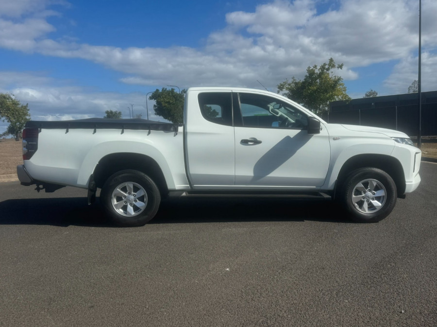 2022 MY23 Mitsubishi Triton MR GLX+ Ute Image 2