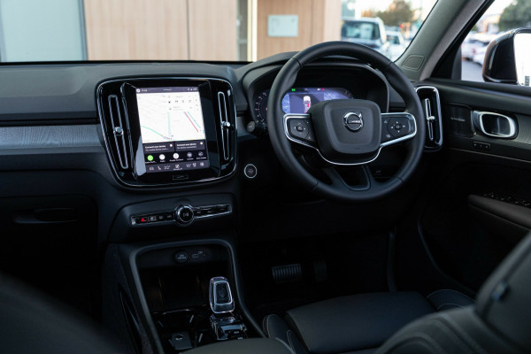 2025 MY26 Volvo XC40 XZ Ultra B4 Bright SUV Image 12