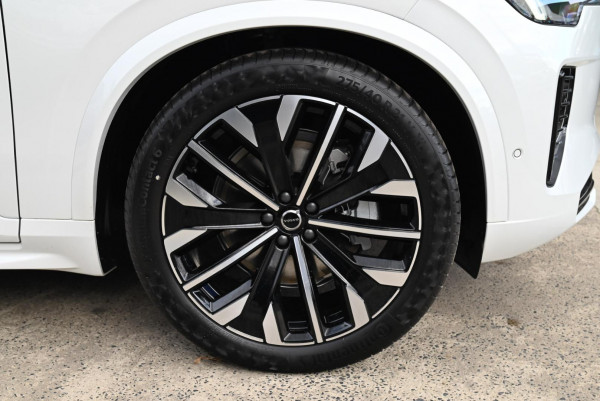 2026 Volvo XC90 L Series Ultra B5 Dark SUV image 23