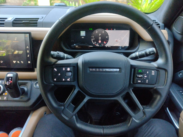 2025 MY25.5 Land Rover Defender L663 110 D350 X-Dynamic HSE SUV image 17