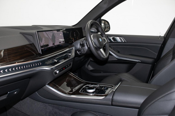2025 BMW X5 G05 LCI xDrive30d M Sport SUV image 8