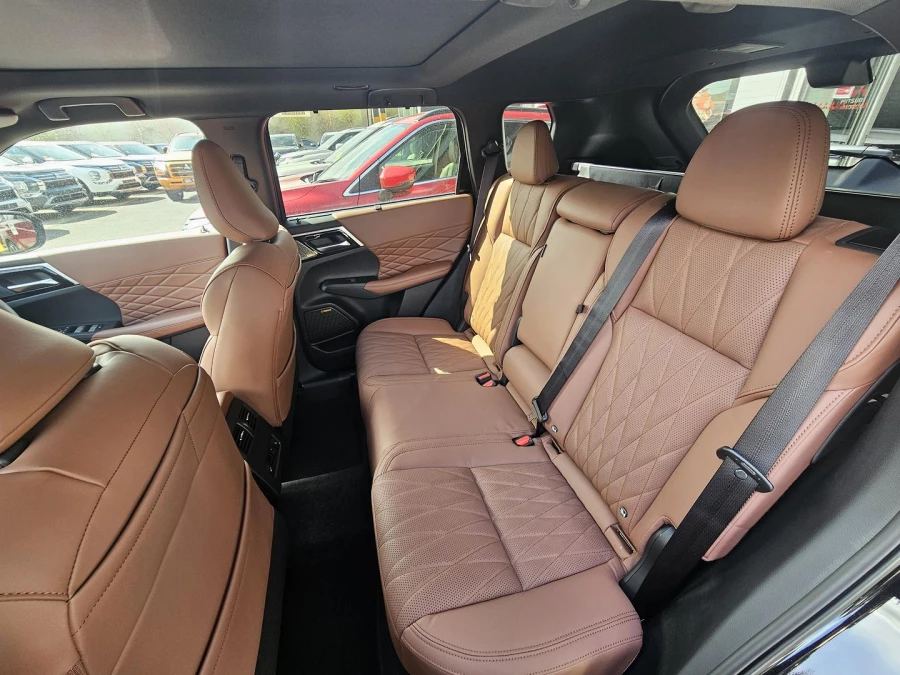 2025 Mitsubishi Outlander ZM Exceed Tourer SUV Image 7
