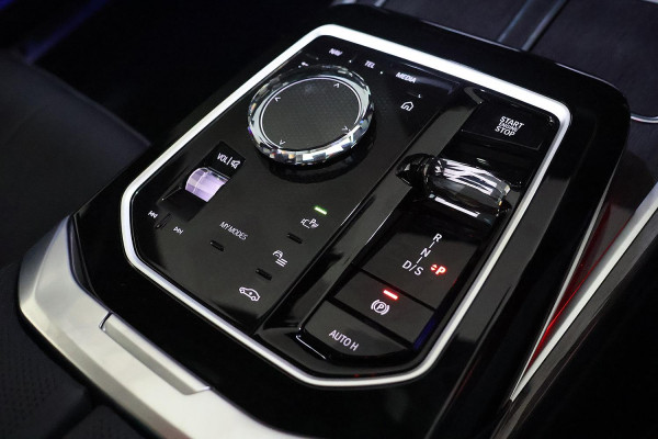 2026 BMW 7 Series G70 740i M Sport Sedan image 34