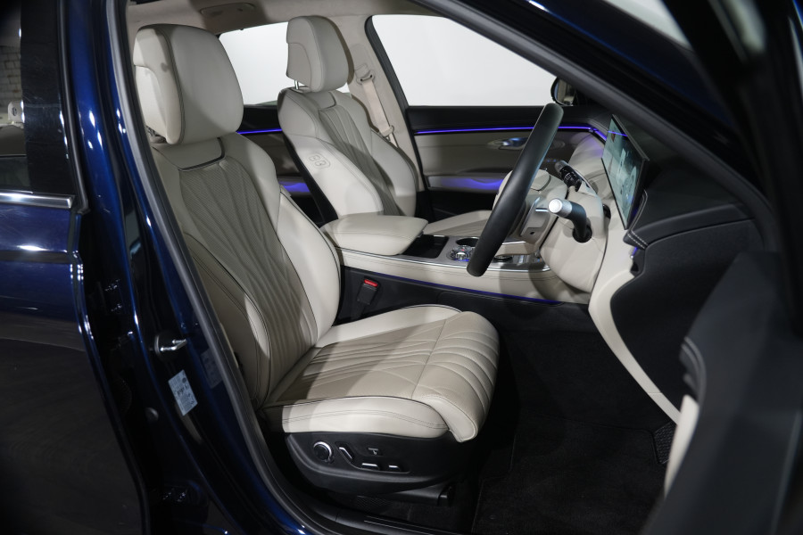 2024 Genesis GV70 2.5T SIGNATURE SUV Image 32