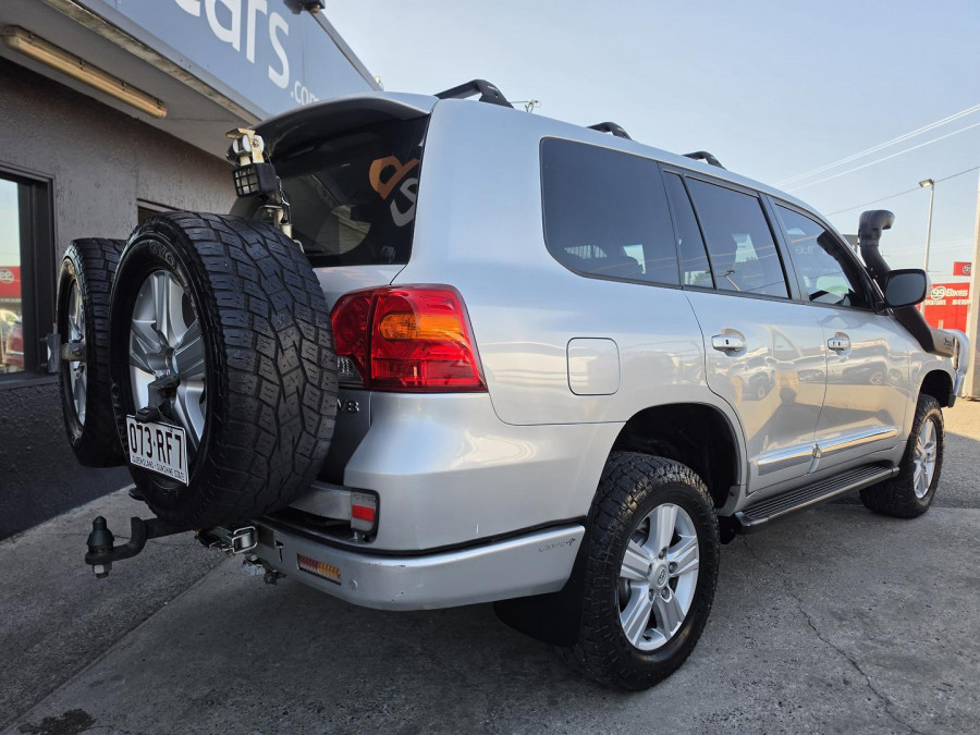 2012 MY10 Toyota LandCruiser VDJ200R Sahara SUV Image 9