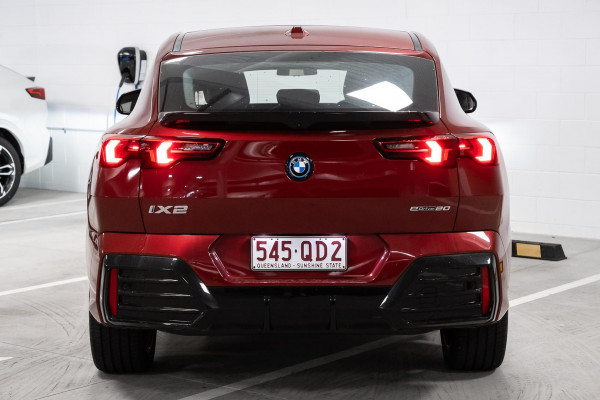 2024 BMW iX2 U10 eDrive20 M Sport SUV image 4