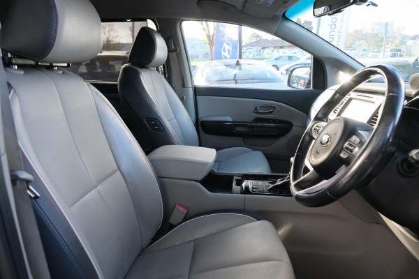 2017 MY18 Kia Carnival YP Platinum Van Image 14