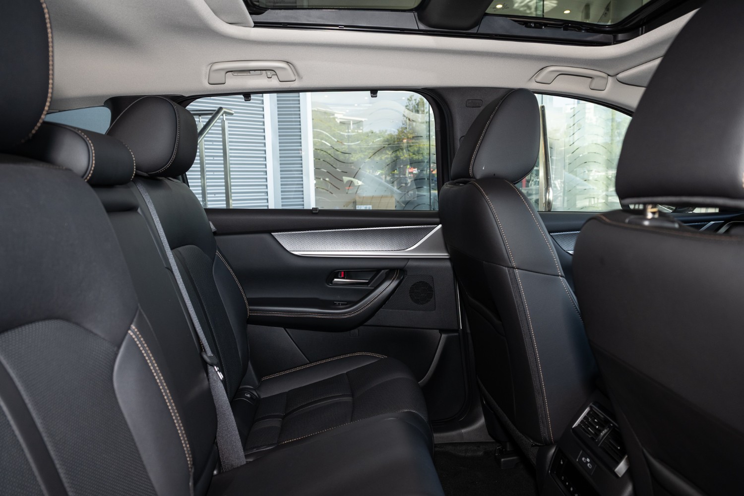 2024 Mazda CX-80 KL D50e GT SUV Image 10