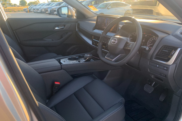 2026 Nissan X-Trail T33 ST-L SUV Image 9