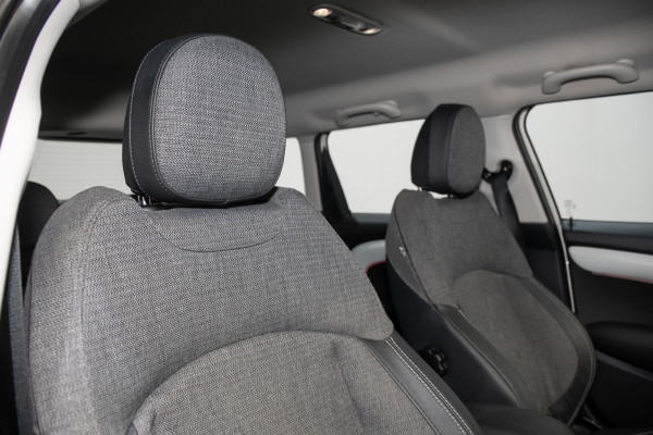 2015 MINI Cooper S Hatch Image 4