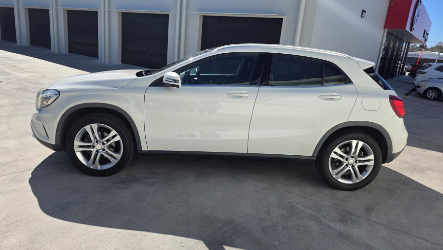 2017 Mercedes-Benz GLA-Class X156 GLA220 d SUV Image 6