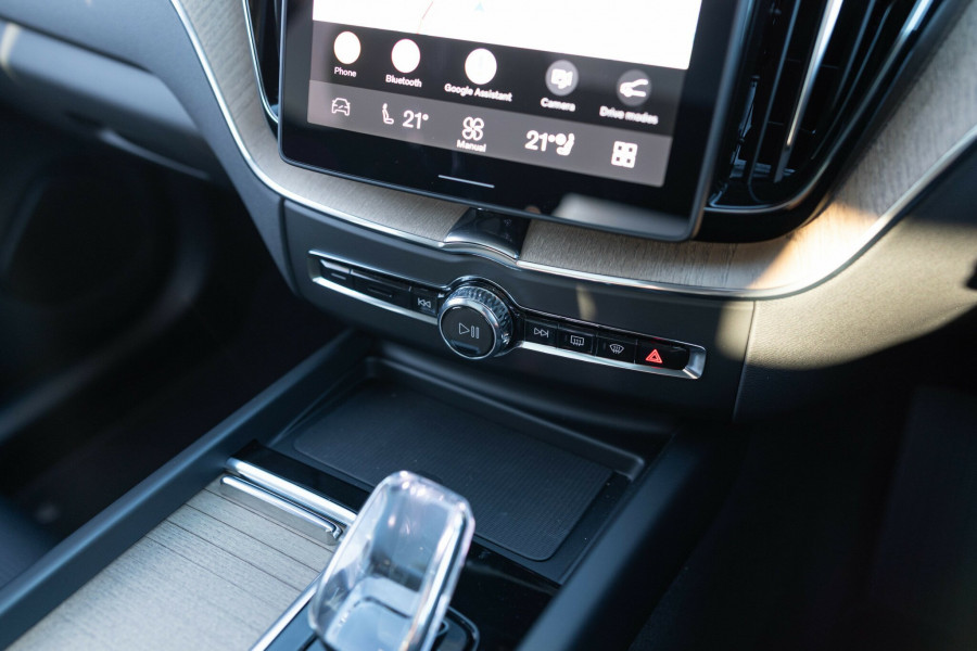 2026 Volvo XC60 UZ Ultra T8 Plug-in Hybrid Dark SUV Image 29