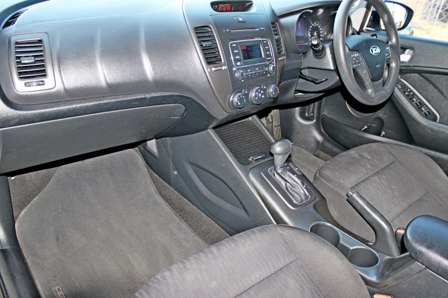 2015 Kia Cerato YD S Hatch Image 10