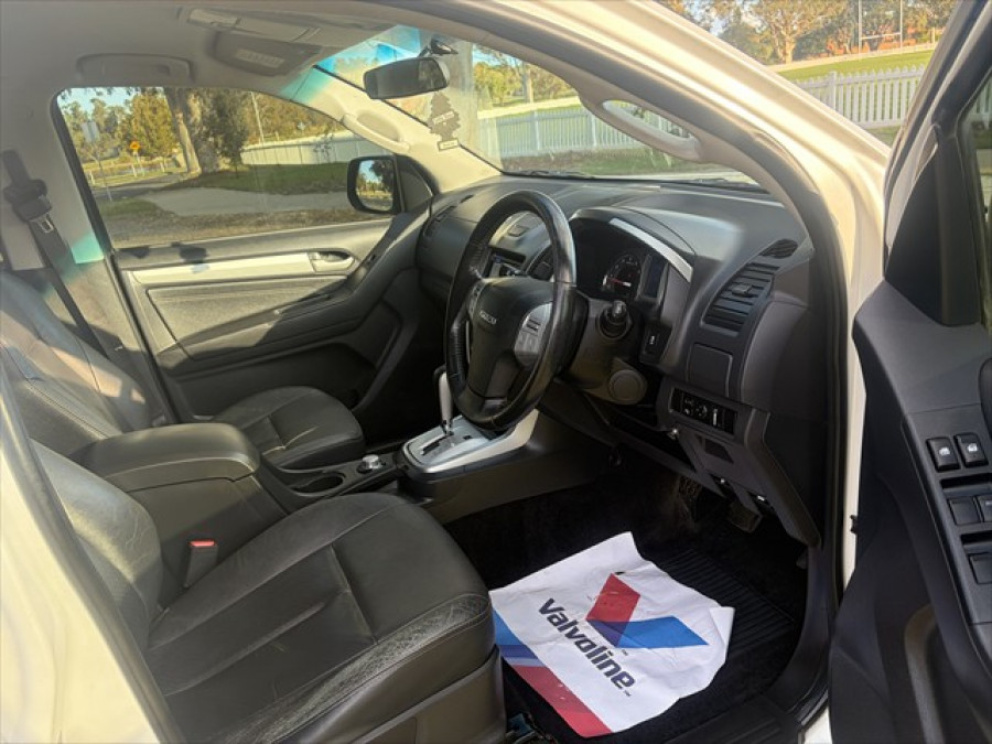 2015 Isuzu MU-X LS-T SUV Image 10