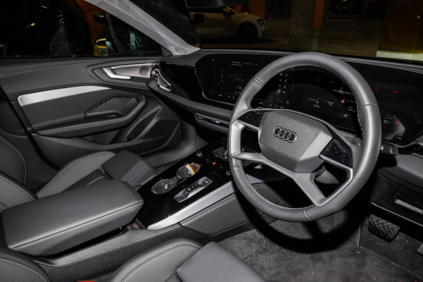 2025 Audi A5 B10 TFSI 150kW S line Sedan image 7