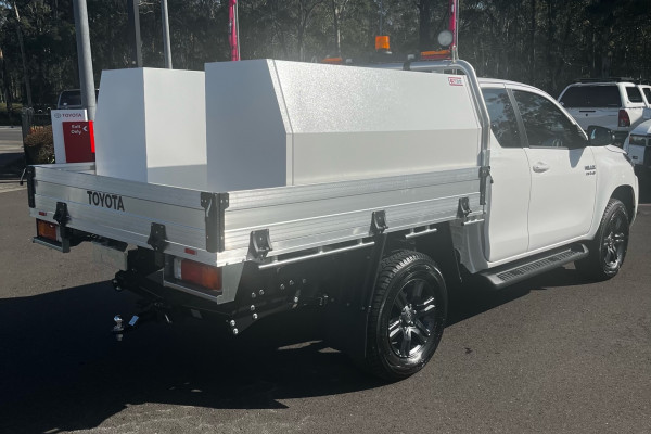 2024 Toyota HiLux GUN126R SR Cab Chassis Image 2