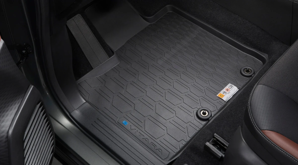 e VITARA Tray Floor Mat