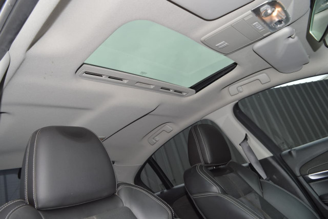 2016 Holden Commodore SS V Redline 12 of 31