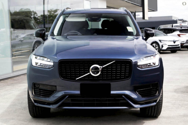 2023 Volvo XC90 L Series Recharge Ultimate T8 Plug-In Hybrid SUV Image 3